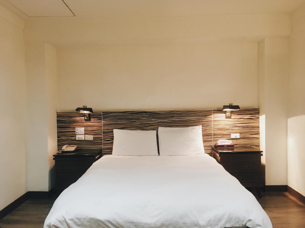 Hua Tai Hotel Hsinchu City Exterior photo